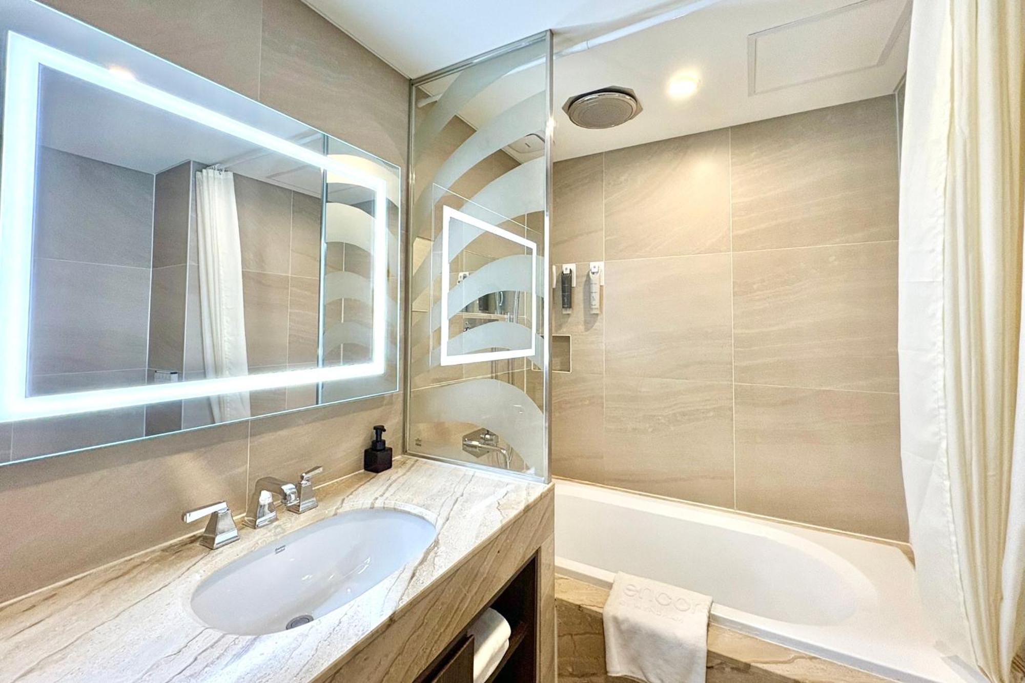 Ramada Encore By Wyndham Station Hotel 3*