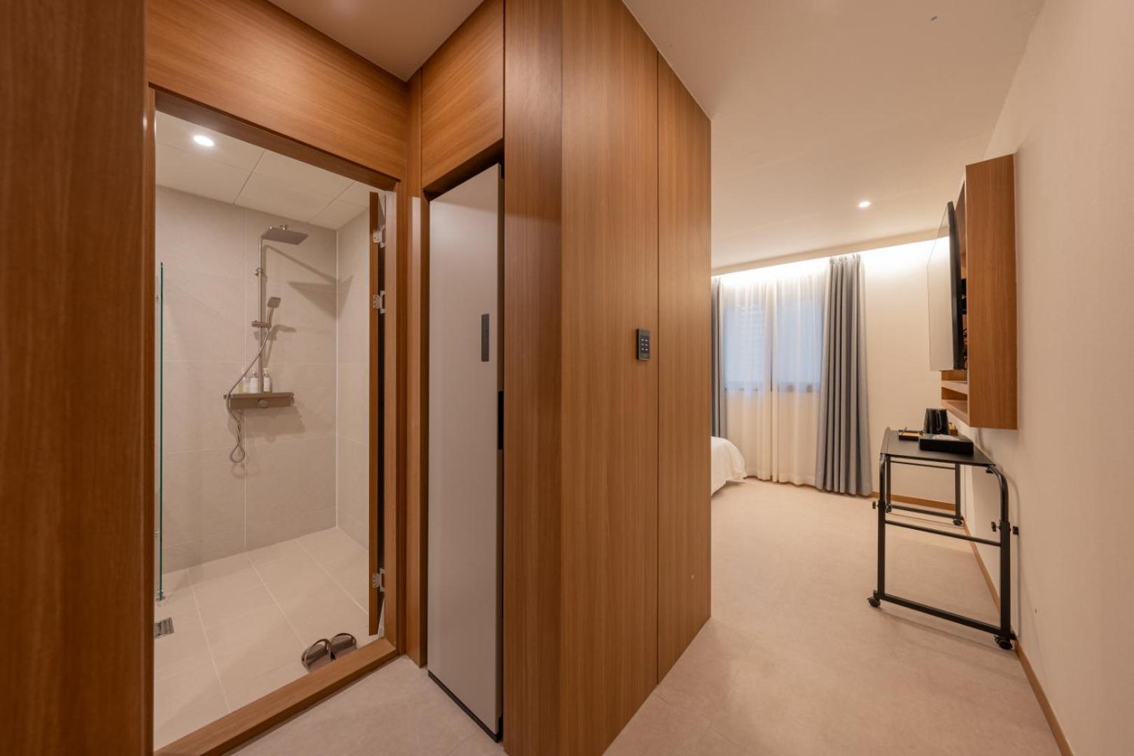 Hotel H-avenue Munhyeon *