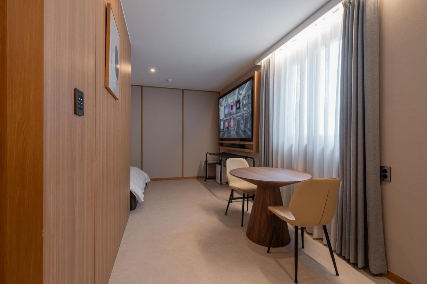 Hotel H-avenue Munhyeon *