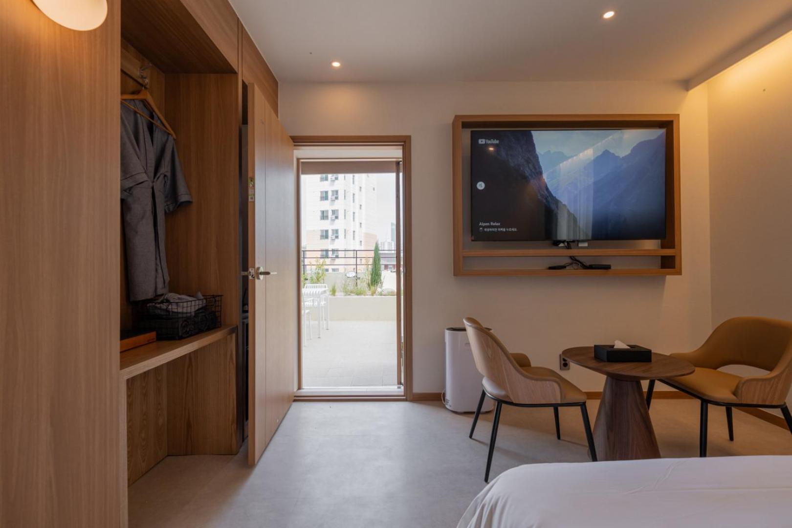 Hotel H-avenue Munhyeon Busan