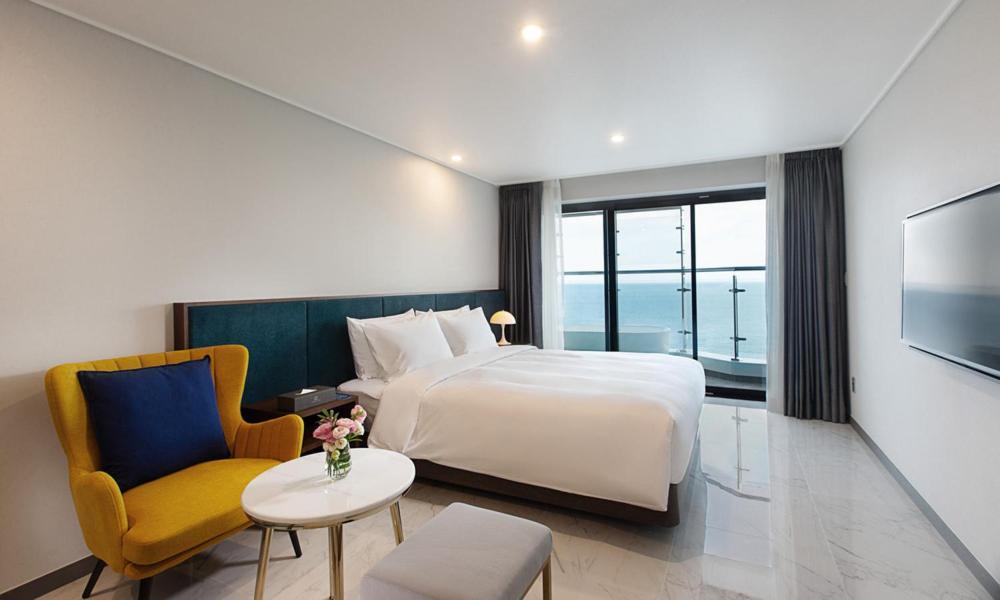 Hotel Haeundae Youngmu Parade