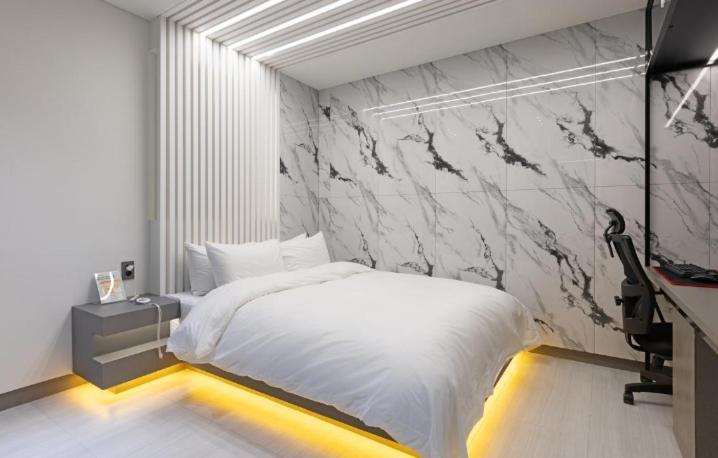 Reina Hotel Busan