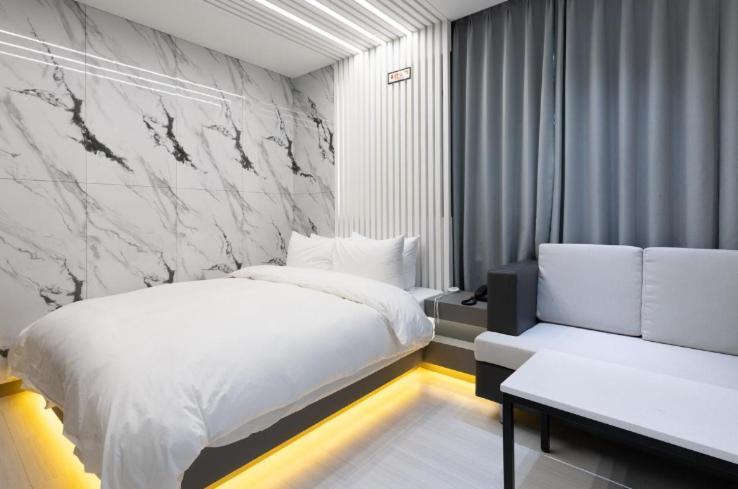 Hotel Reina *