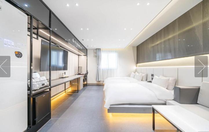 Reina Hotel Busan