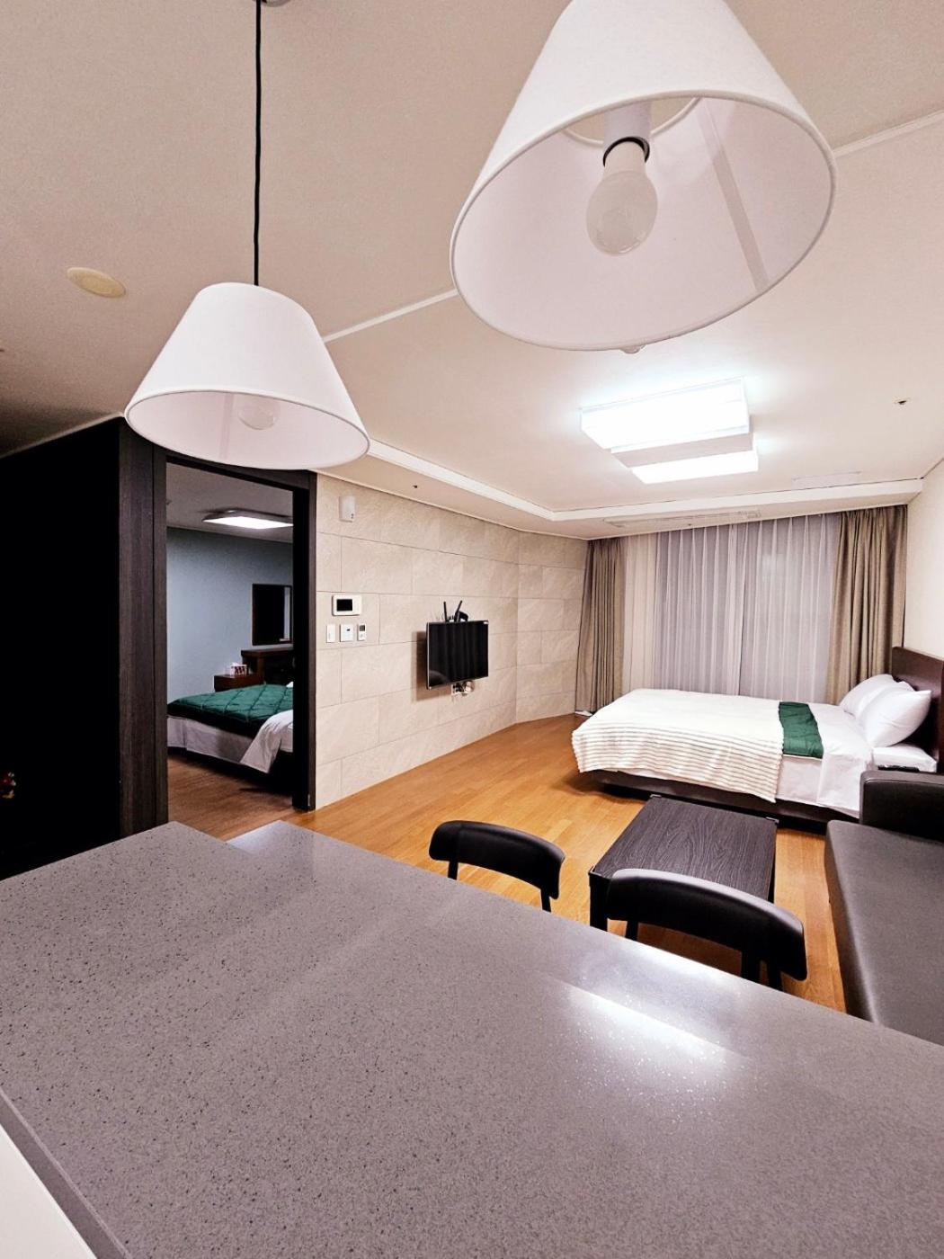 2 Minutes Run To The Sea Only 152m, Special Benefit Of Waterpark 195m Away Busan