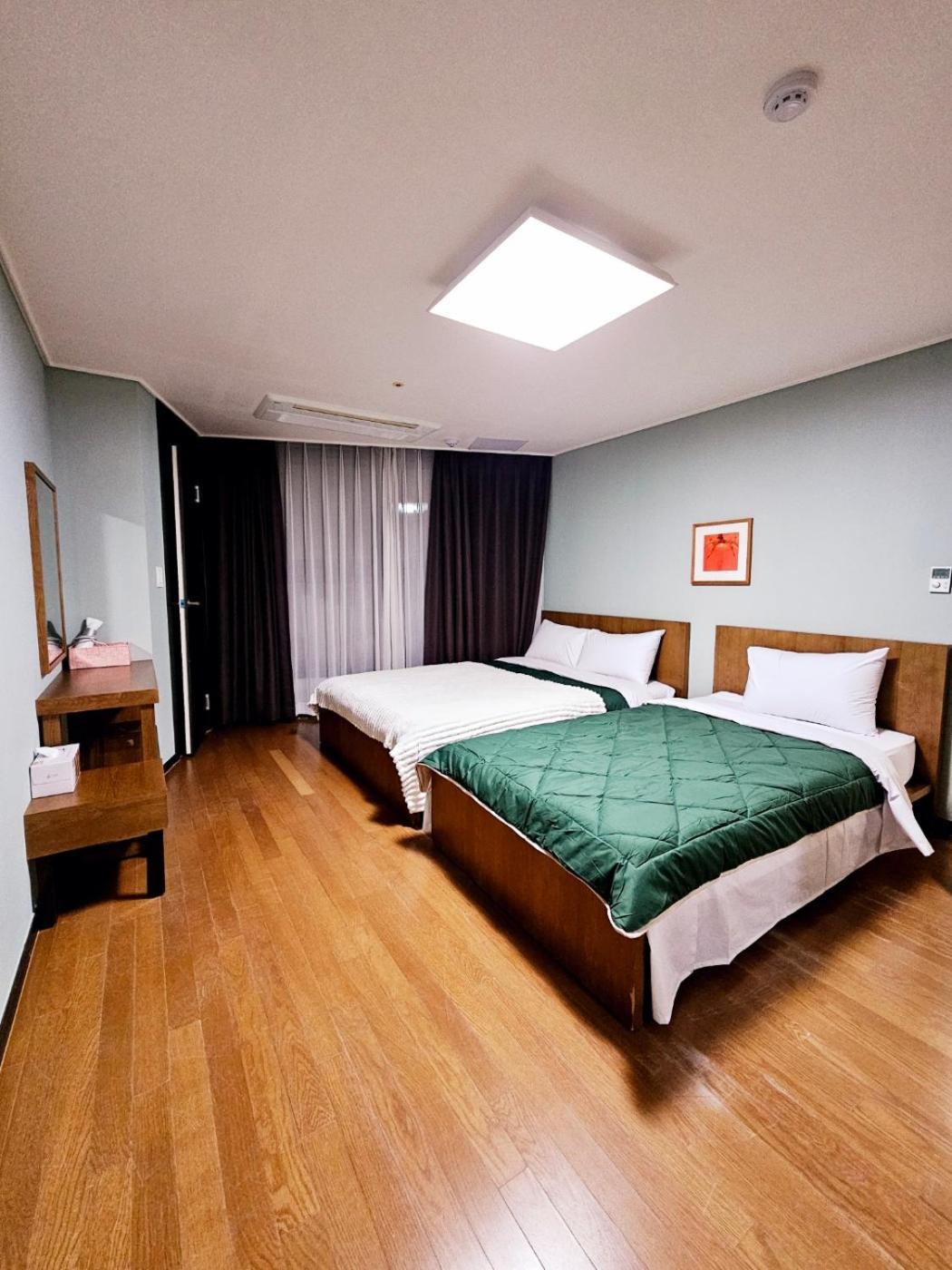 2 Minutes Run To The Sea Only 152m, Special Benefit Of Waterpark 195m Away Apartamento