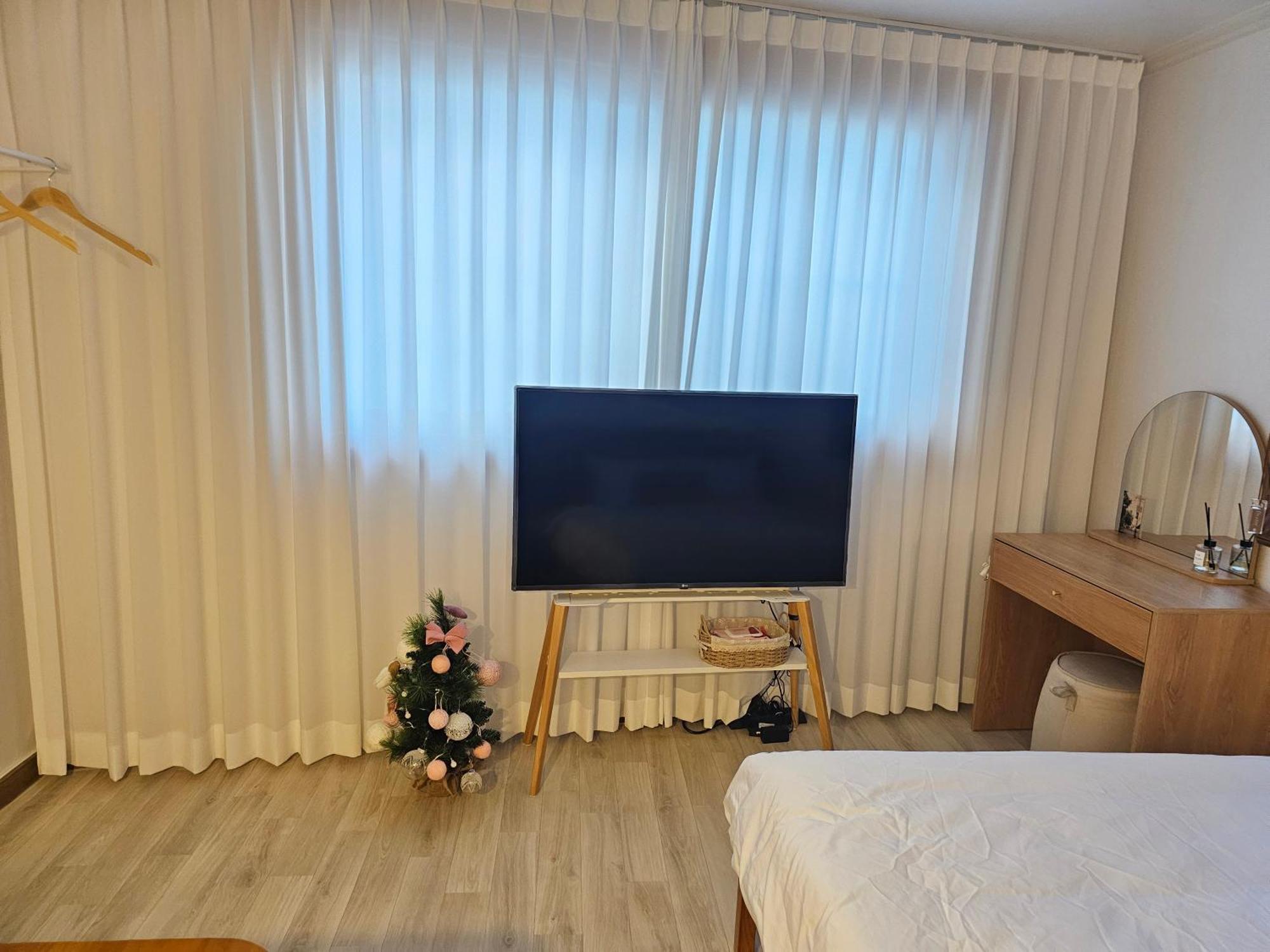 Subway 6min #2 #2 Queen Beds #hotel Bedding #ott #table#1st Floor Busan