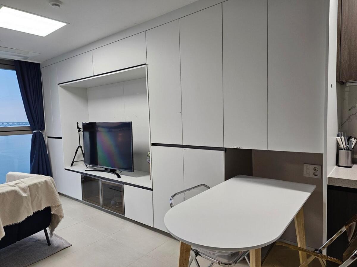 Gwangan - 1sec To Gwanganli Beach, Oceanview Apartamento