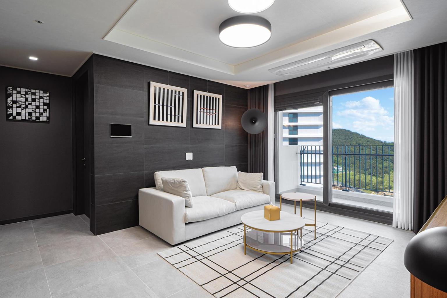 Apartment Le Collective Gijang