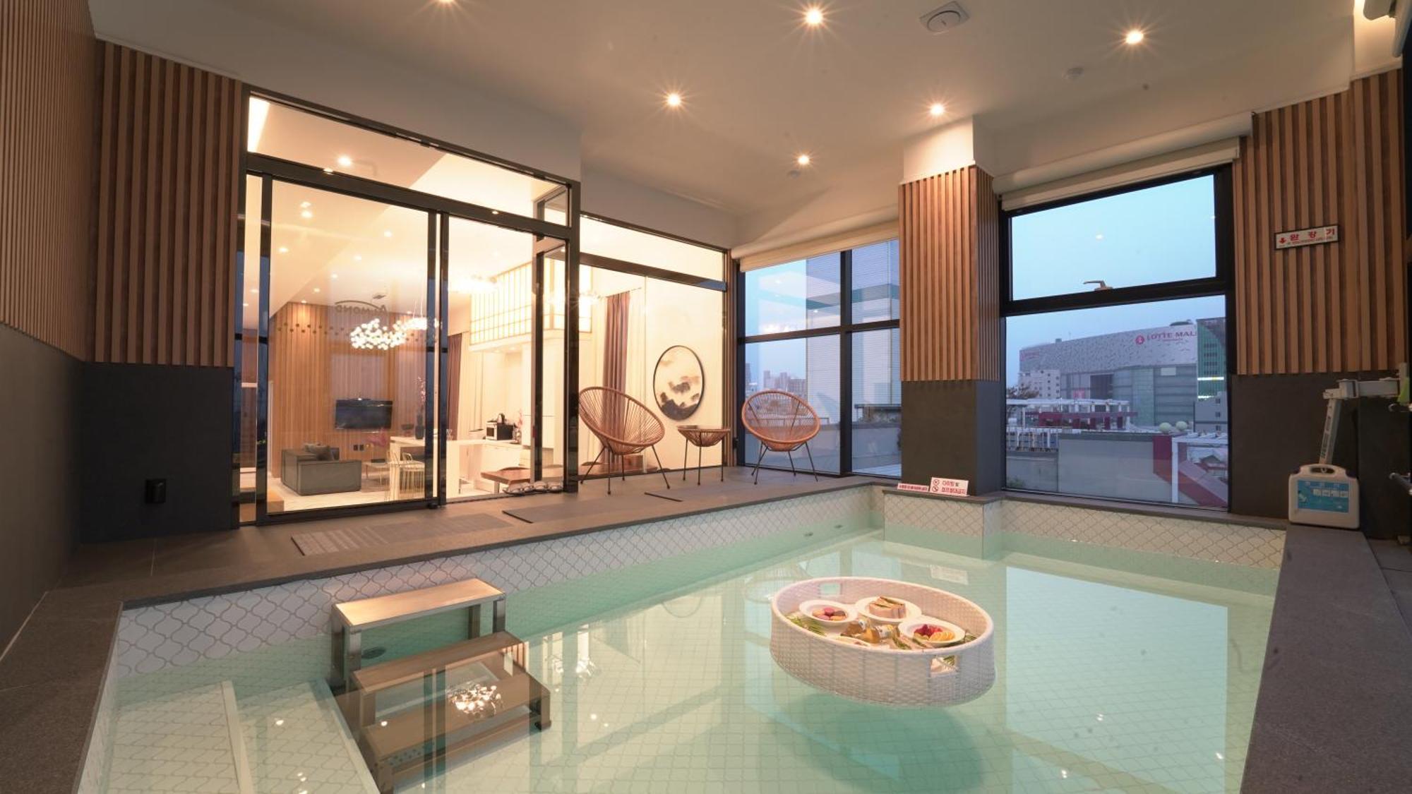 Hotel Almond Kids Poolvilla Nampo