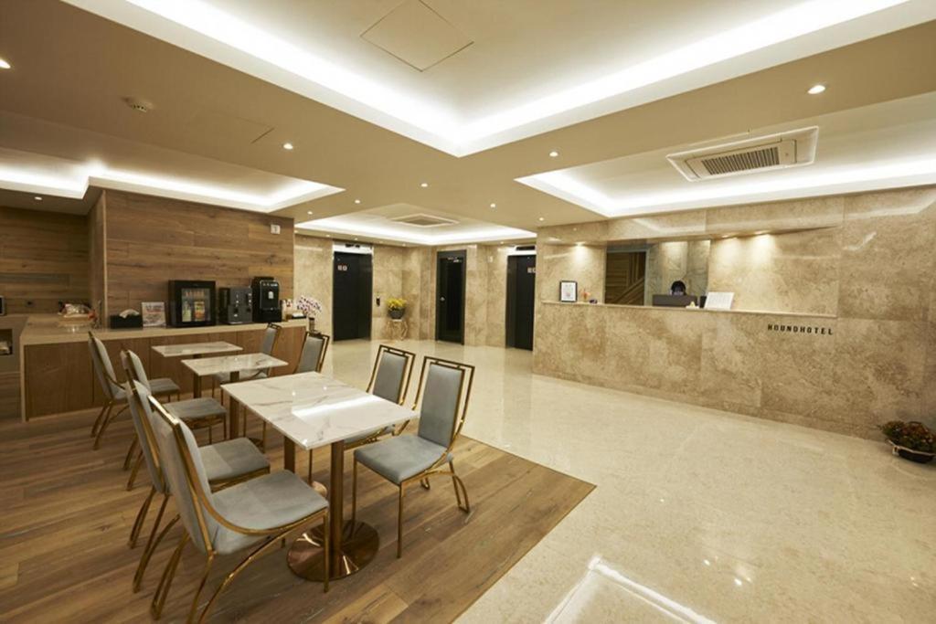 Hound Yeonsan Hotel Busan
