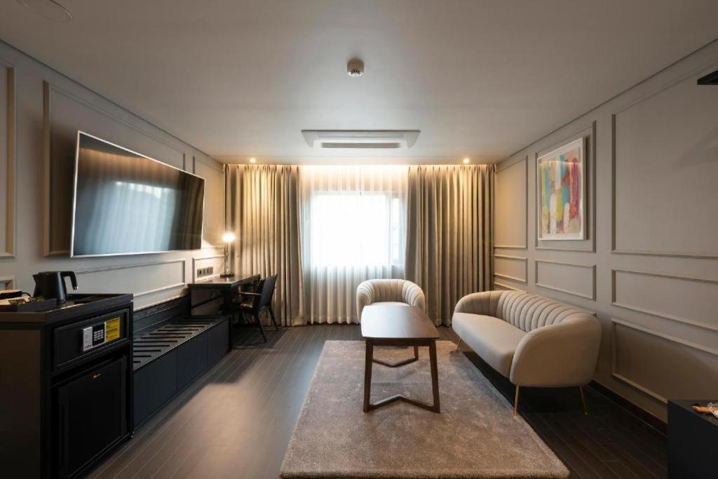 Hotel Hound Yeonsan Busan