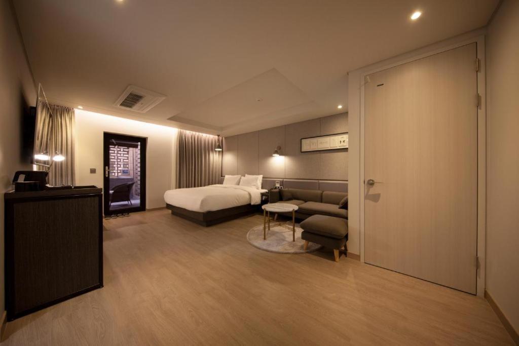 Hotel Hound Yeonsan 3*