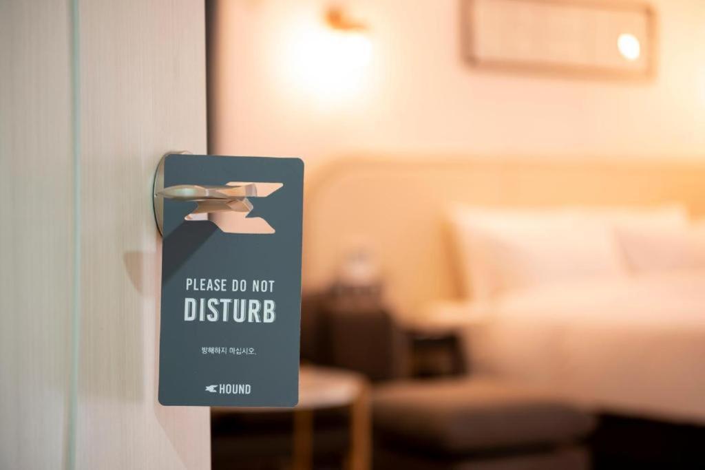 Hound Yeonsan Hotel Busan