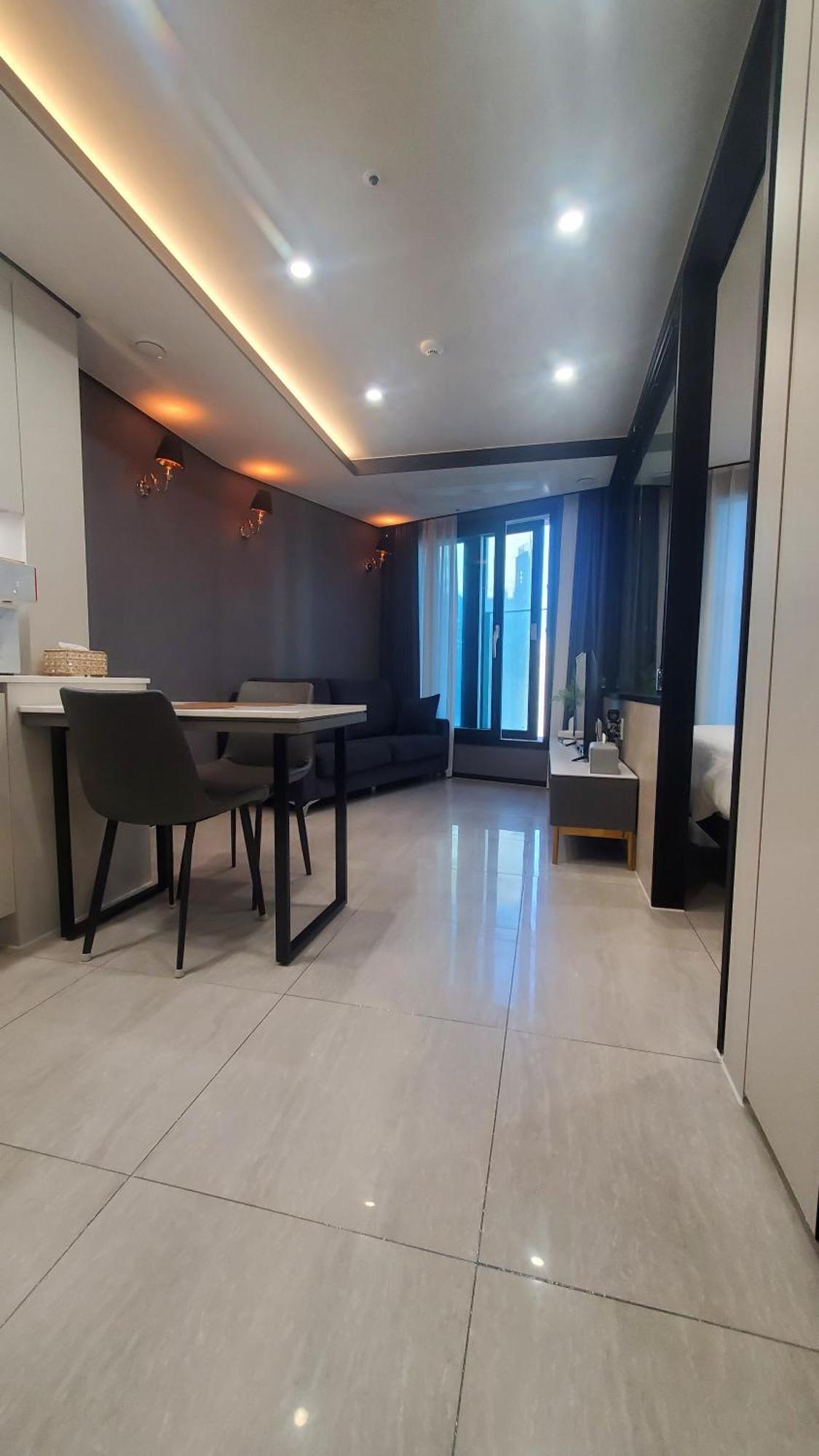 Apartment 1 Minute To The Beach! Free Parking! Sauna And Gym