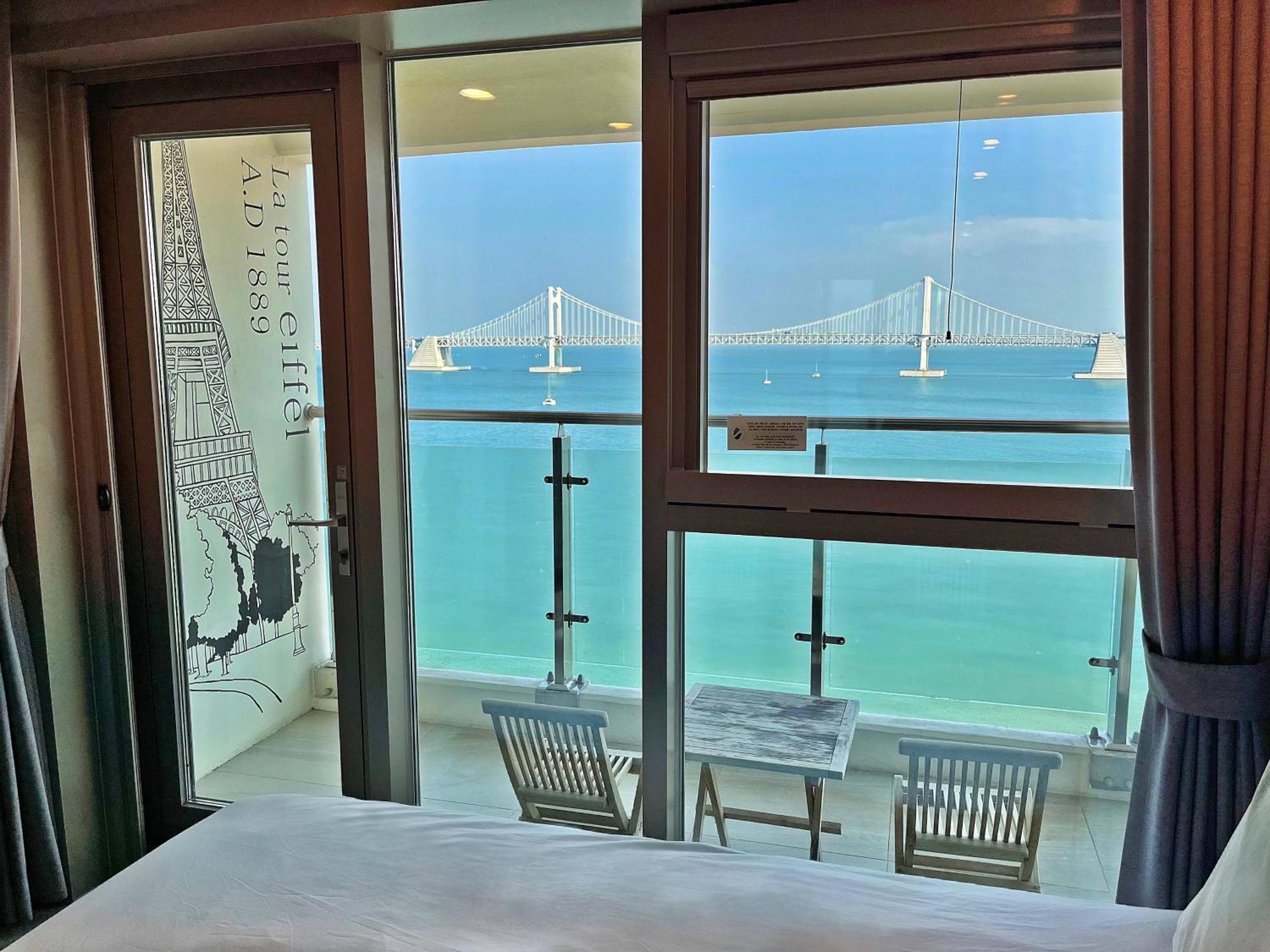 The First Hyoistay Gwangan Hotel