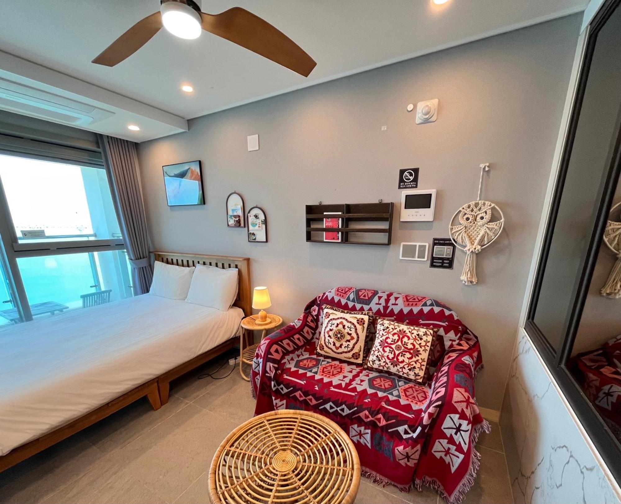 The First Hyoistay Gwangan Hotel
