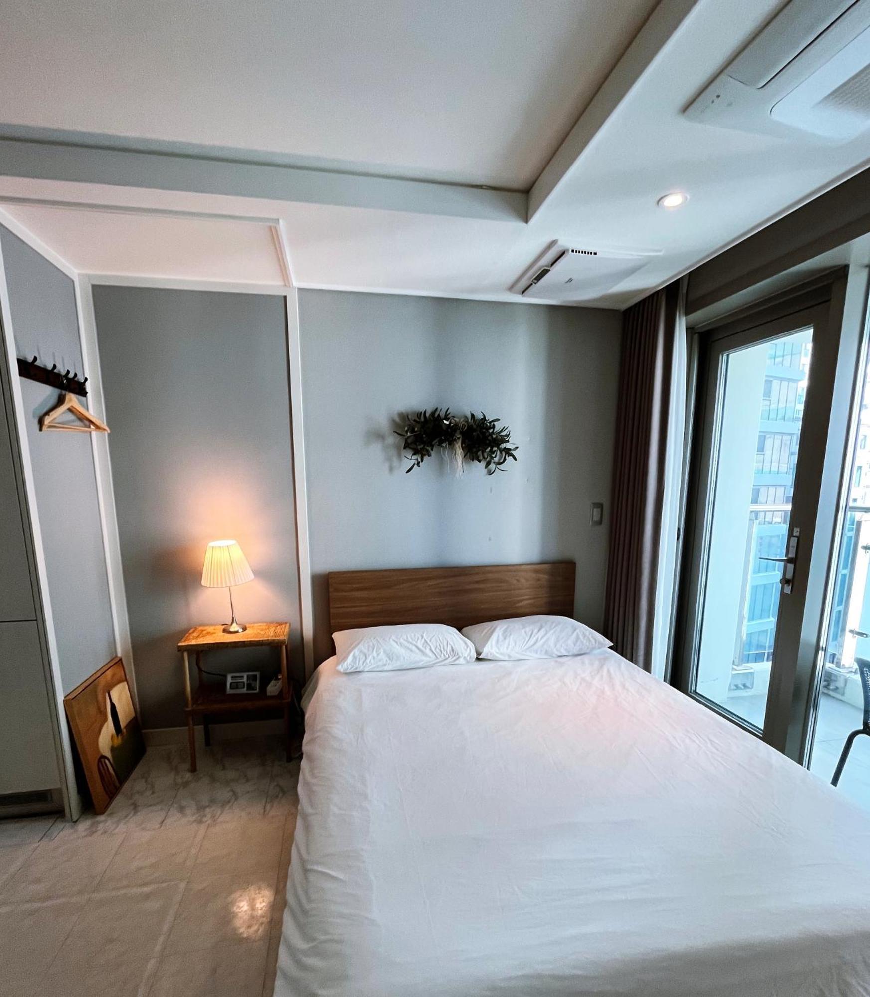 The First Hyoistay Gwangan Hotel *