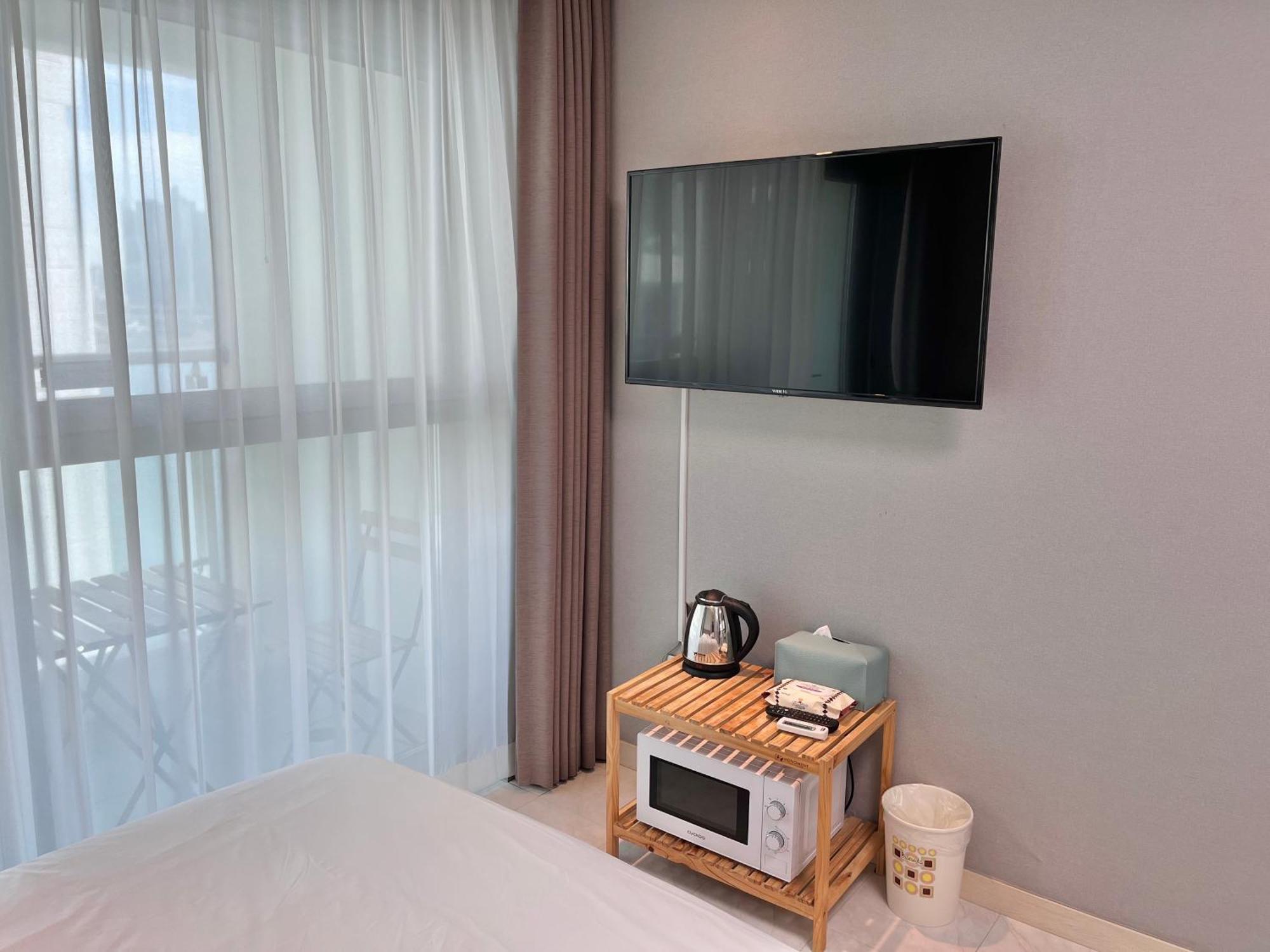 The First Hyoistay Gwangan Hotel *