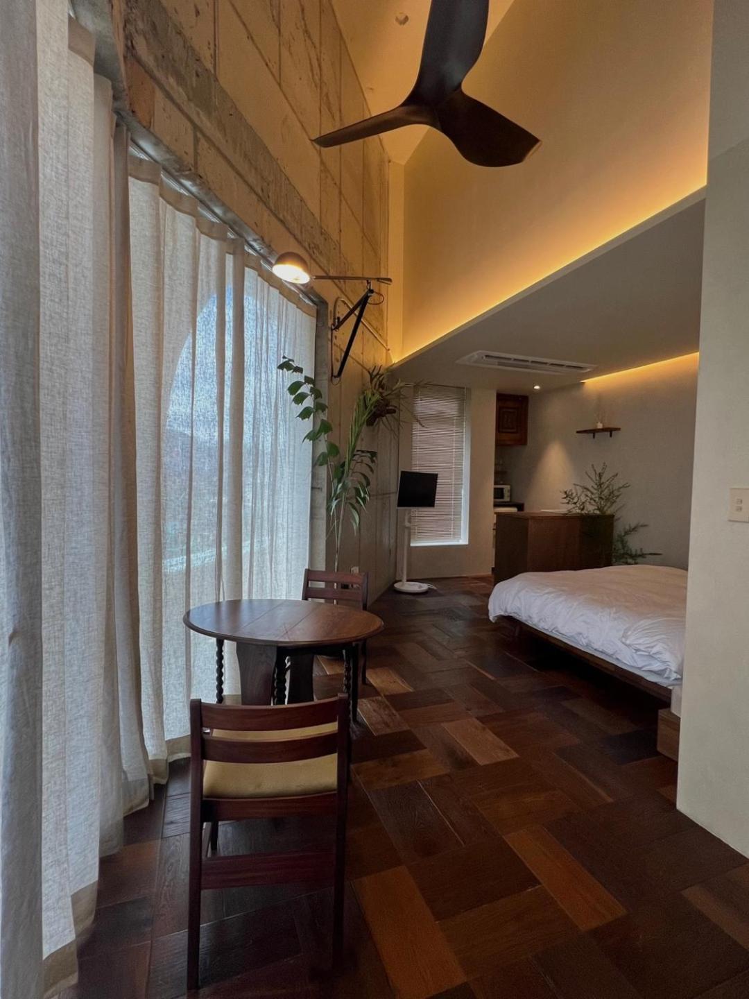 Frame Hotel *