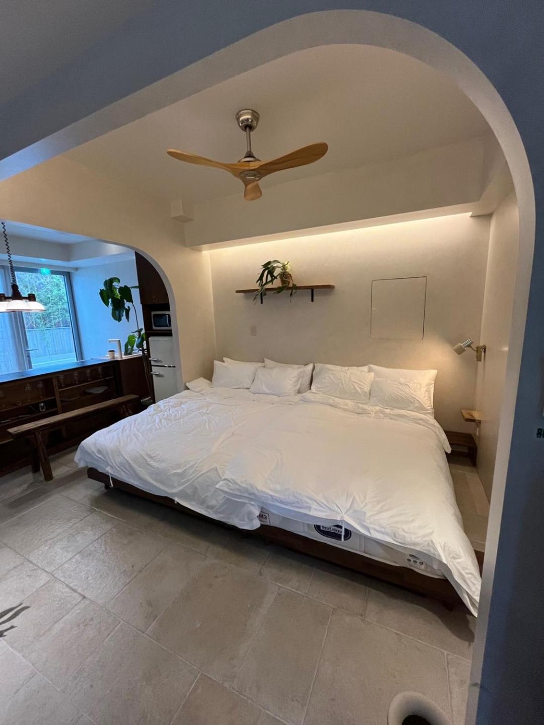 Frame Hotel