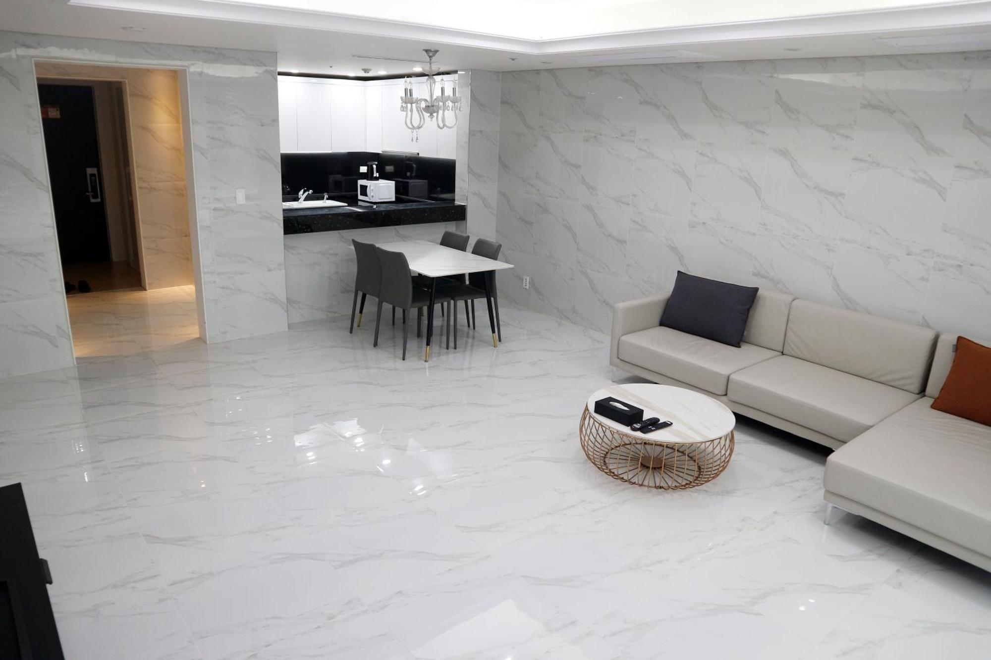 W Centum Hotel 4*