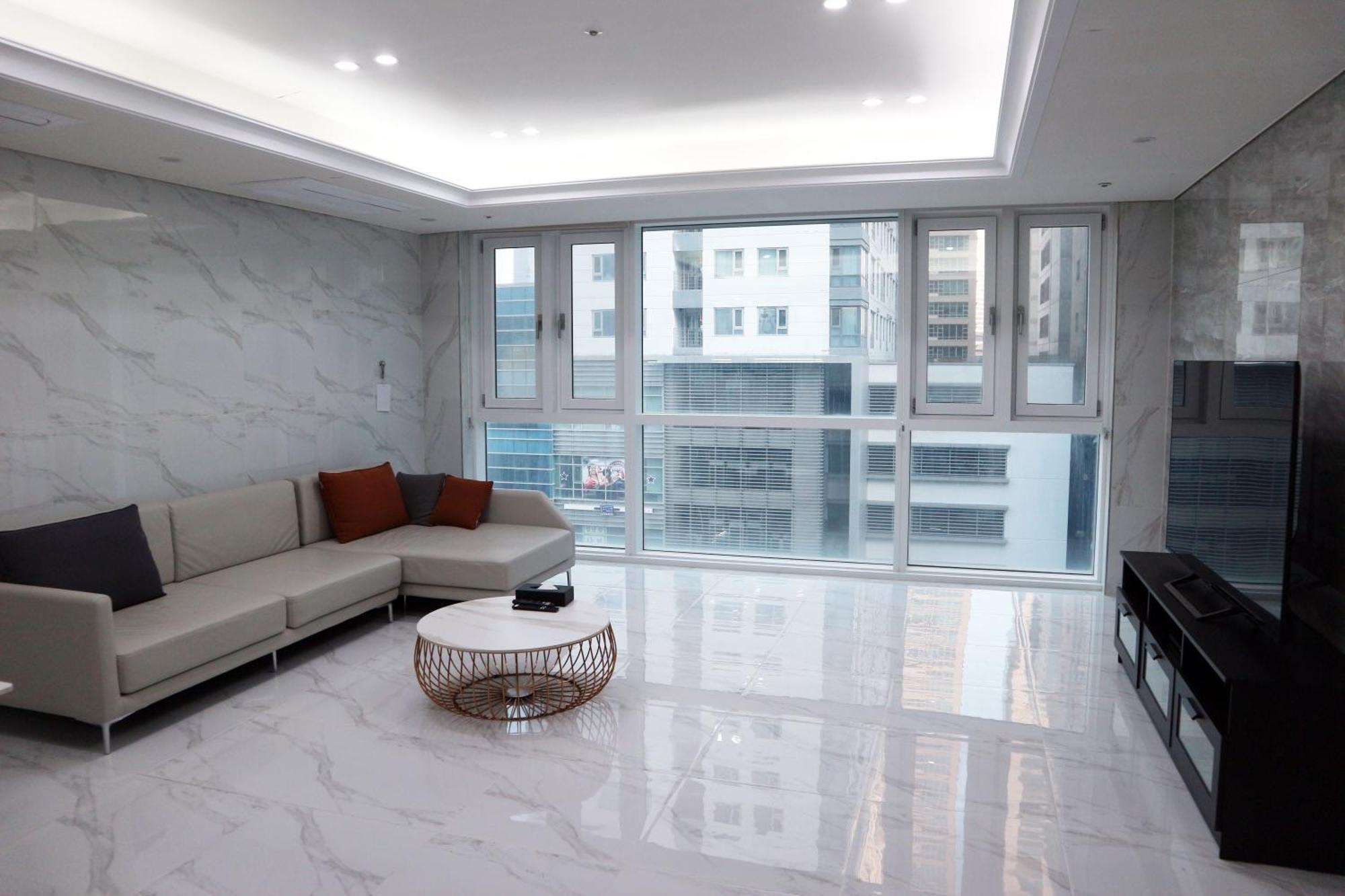 W Centum Hotel 4*
