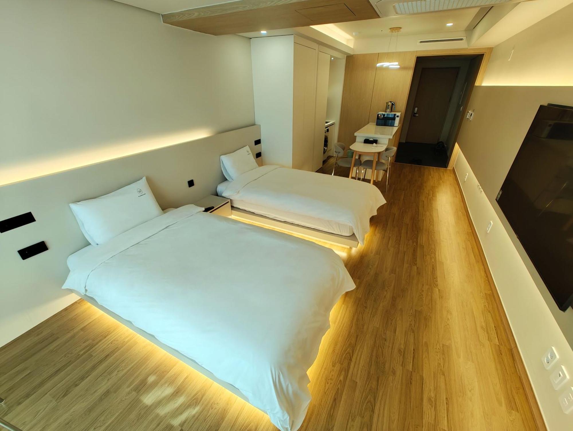 W Centum 4*