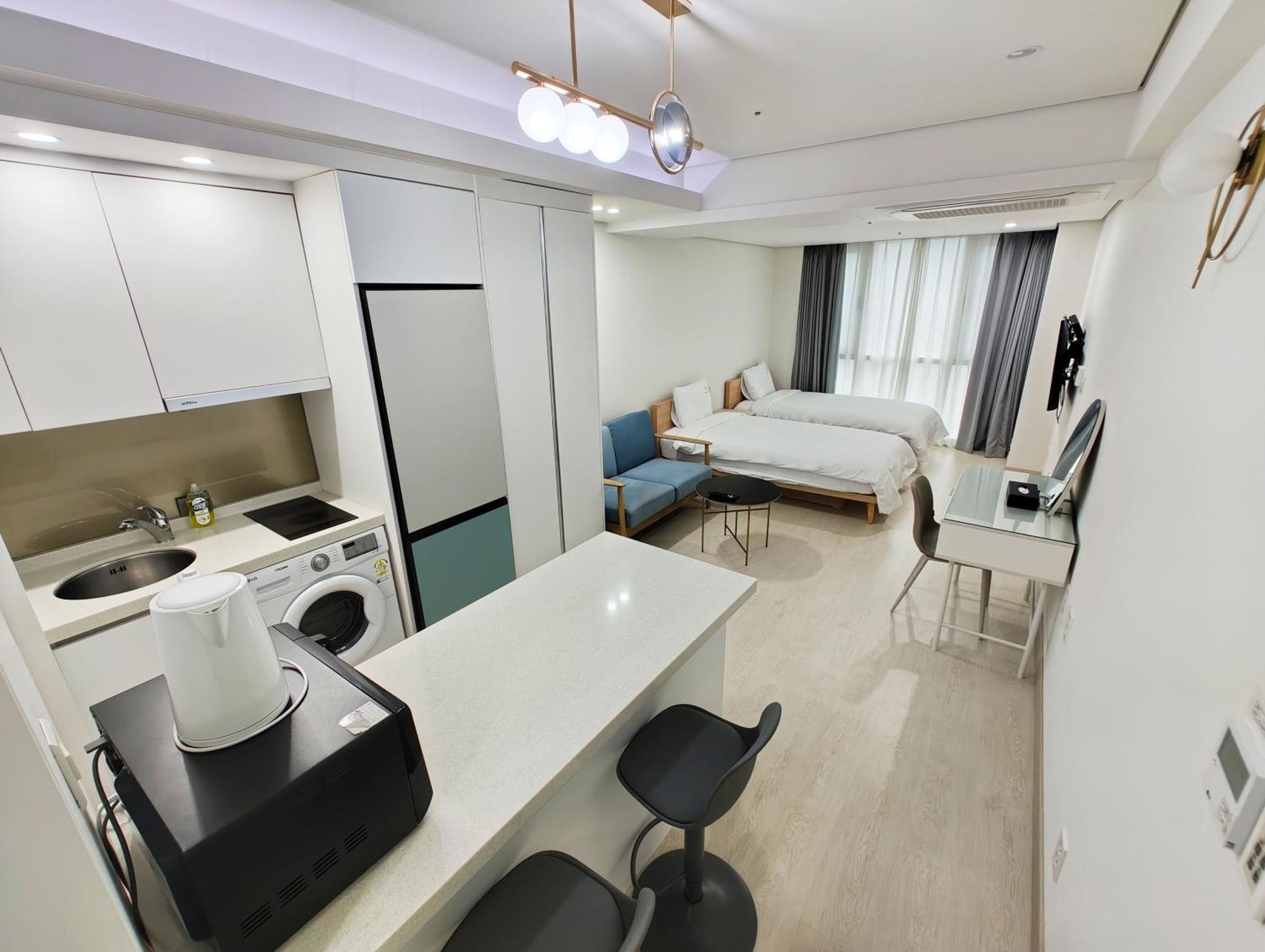 W Centum Hotel 4*