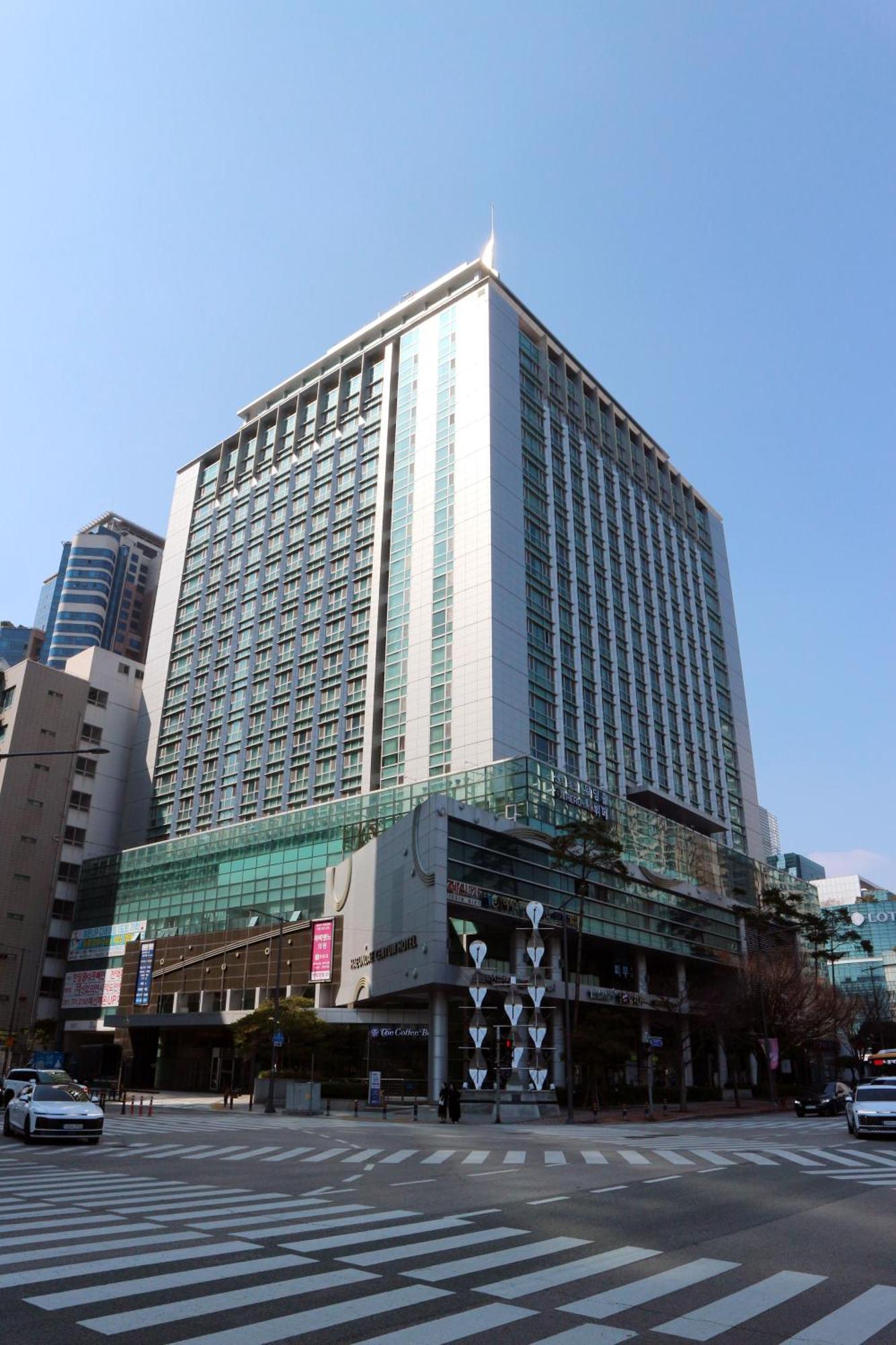 W Centum Hotel