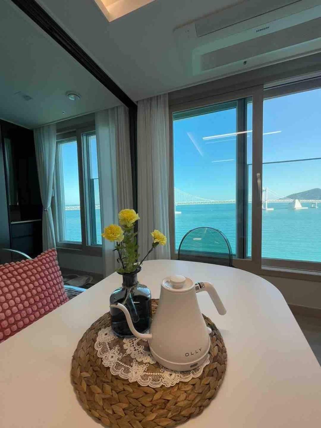 # Fantastic View Of The Entire Gwangan Bridge # Free Parking # Gym & Sauna Apartment Busan