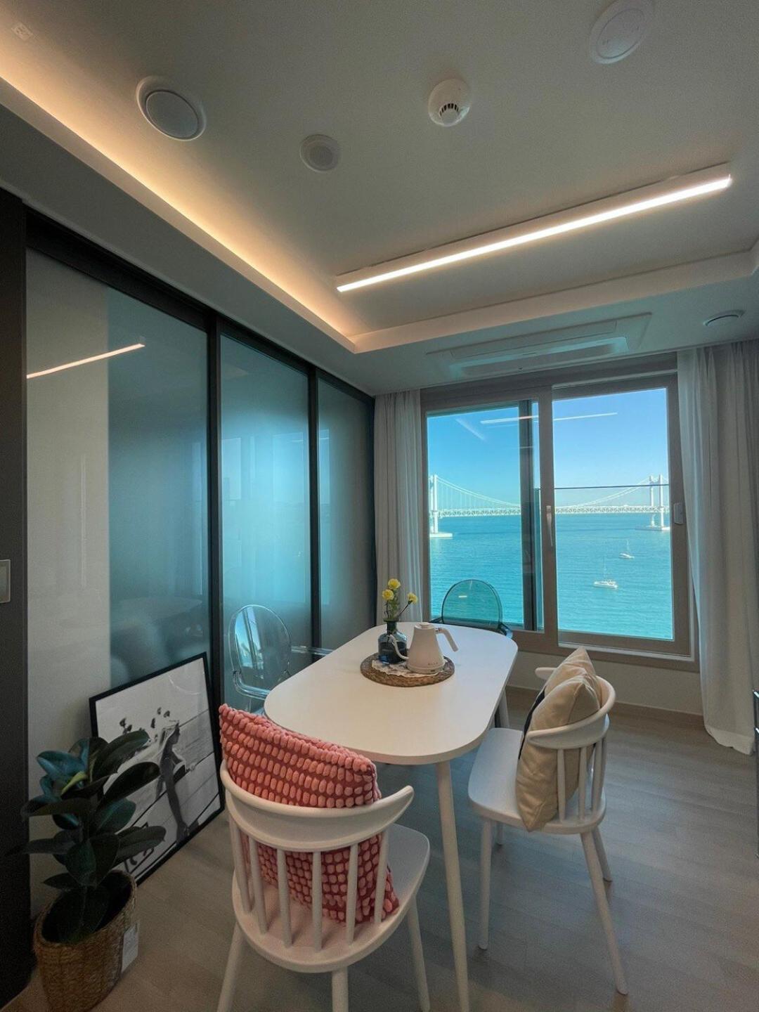 # Fantastic View Of The Entire Gwangan Bridge # Free Parking # Gym & Sauna Apartment