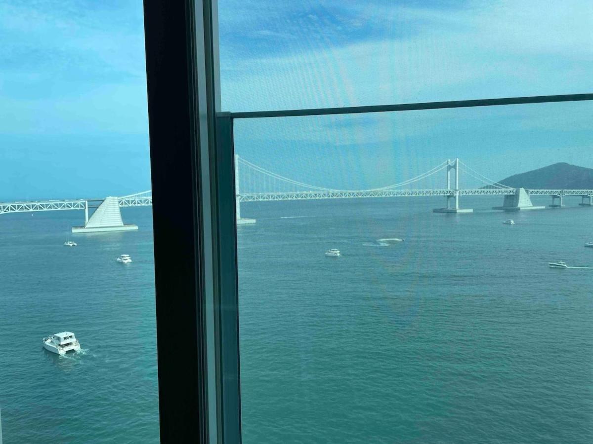 # Fantastic View Of The Entire Gwangan Bridge # Free Parking # Gym & Sauna * Busan