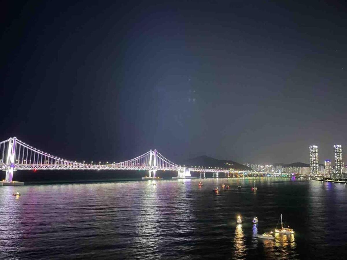 Apartment # Fantastic View Of The Entire Gwangan Bridge # Free Parking # Gym & Sauna