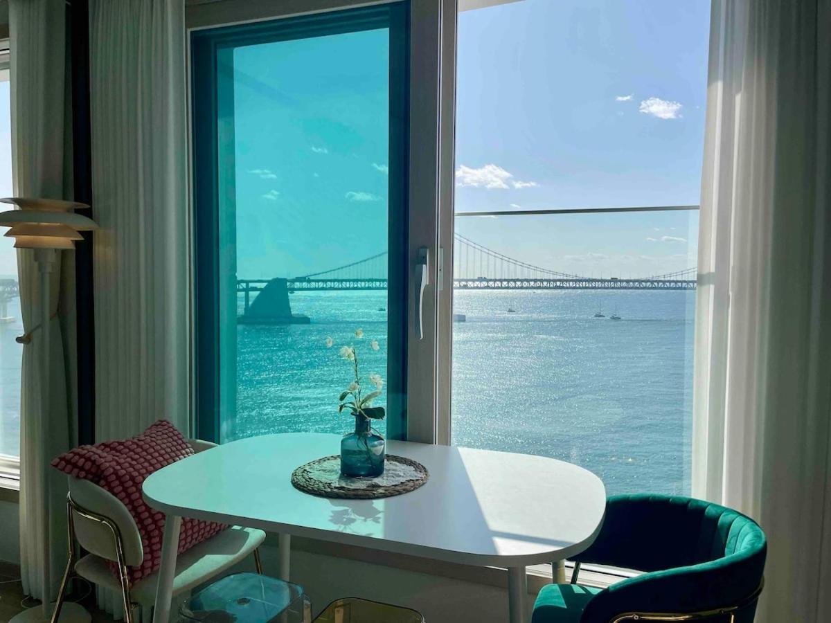 # Fantastic View Of The Entire Gwangan Bridge # Free Parking # Gym & Sauna Apartment *