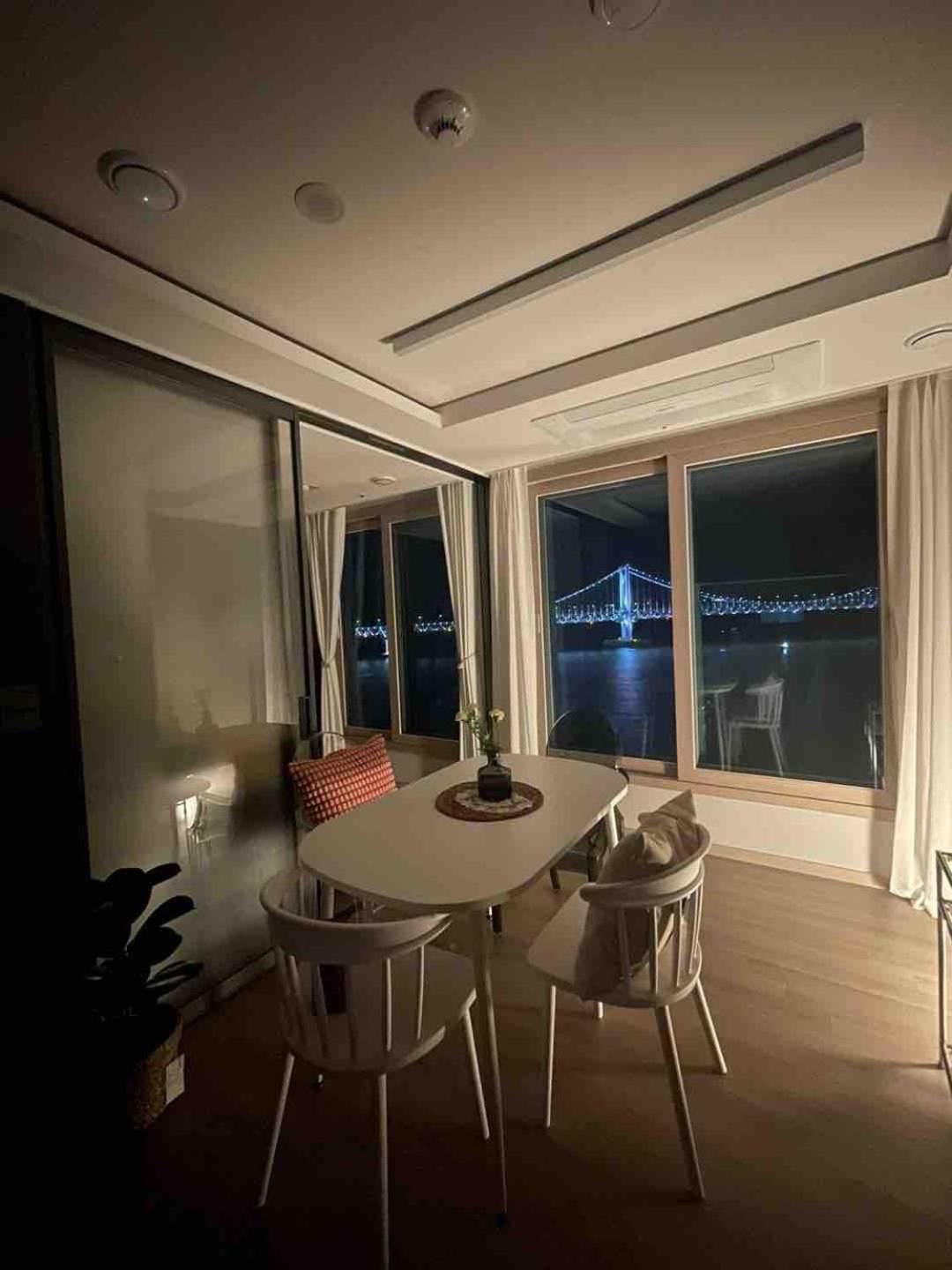 # Fantastic View Of The Entire Gwangan Bridge # Free Parking # Gym & Sauna * Busan