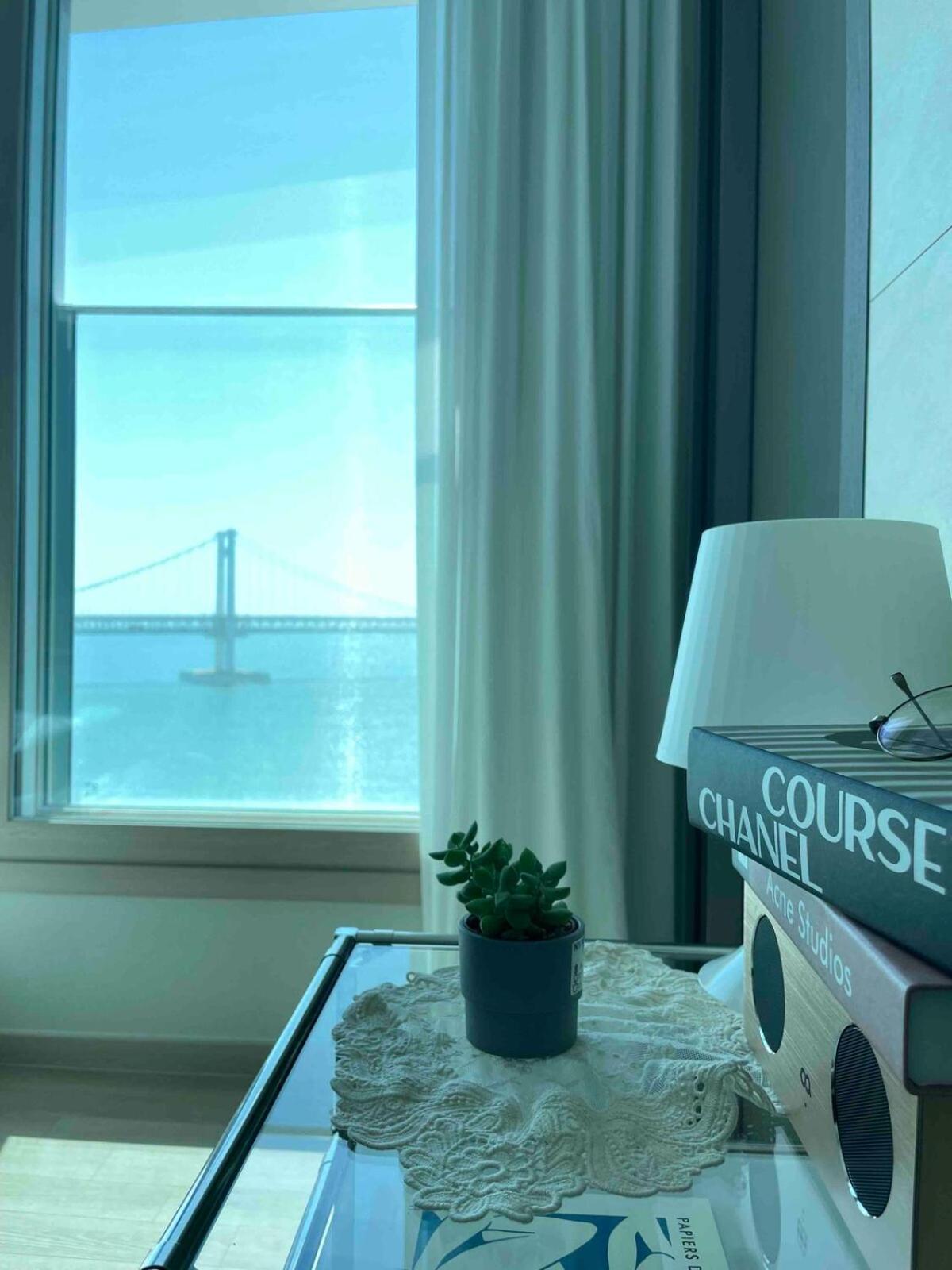 # Fantastic View Of The Entire Gwangan Bridge # Free Parking # Gym & Sauna Apartment