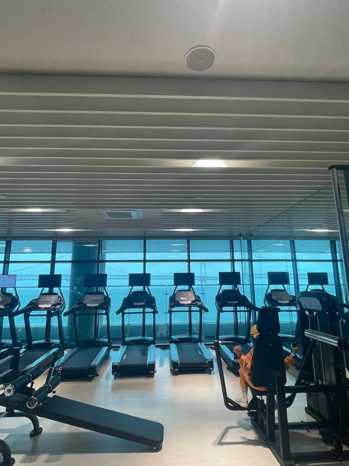 # Fantastic View Of The Entire Gwangan Bridge # Free Parking # Gym & Sauna