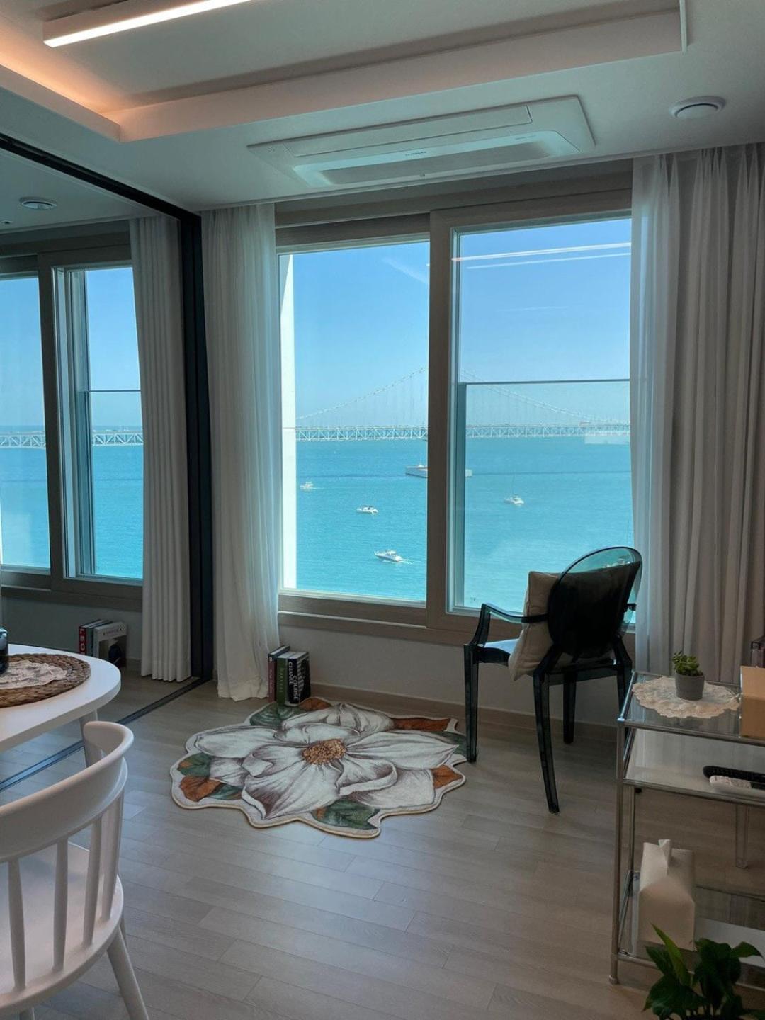 Apartment # Fantastic View Of The Entire Gwangan Bridge # Free Parking # Gym & Sauna