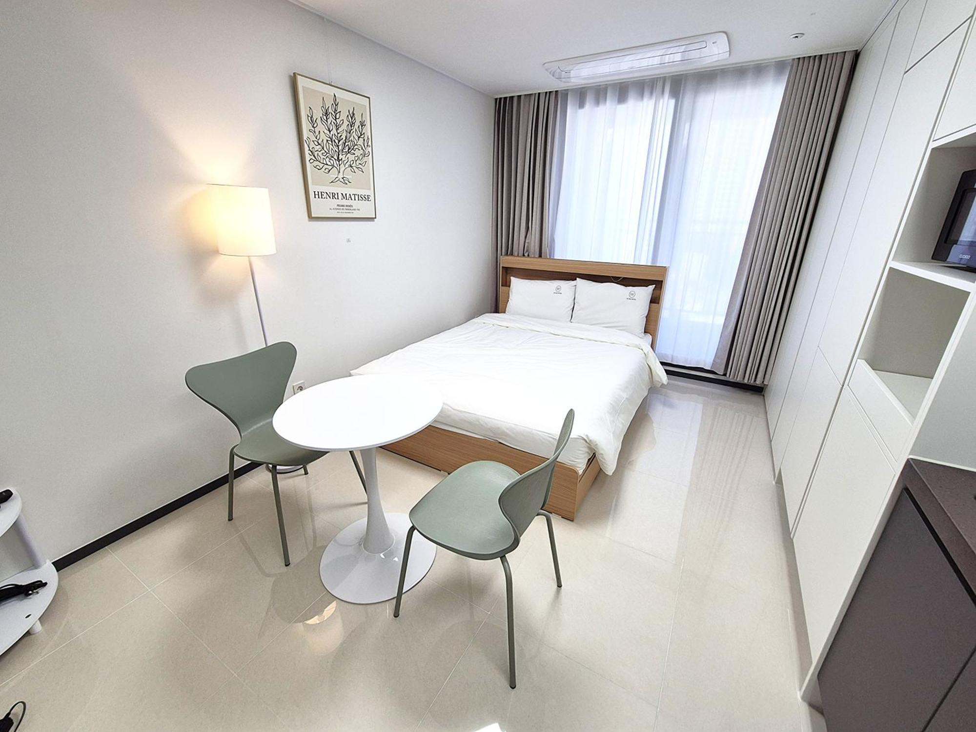 W Hall Apartment