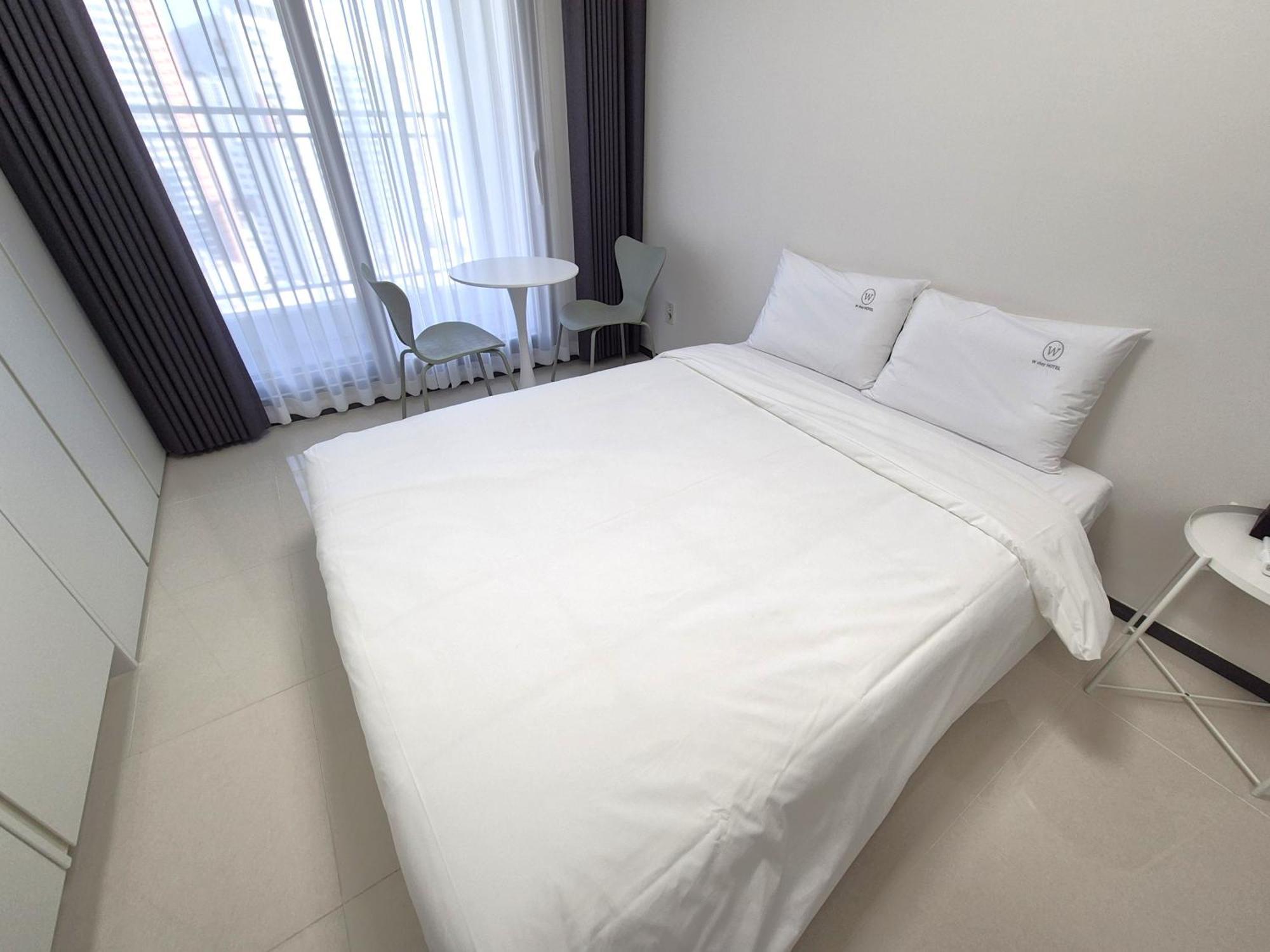 W Hall Apartment