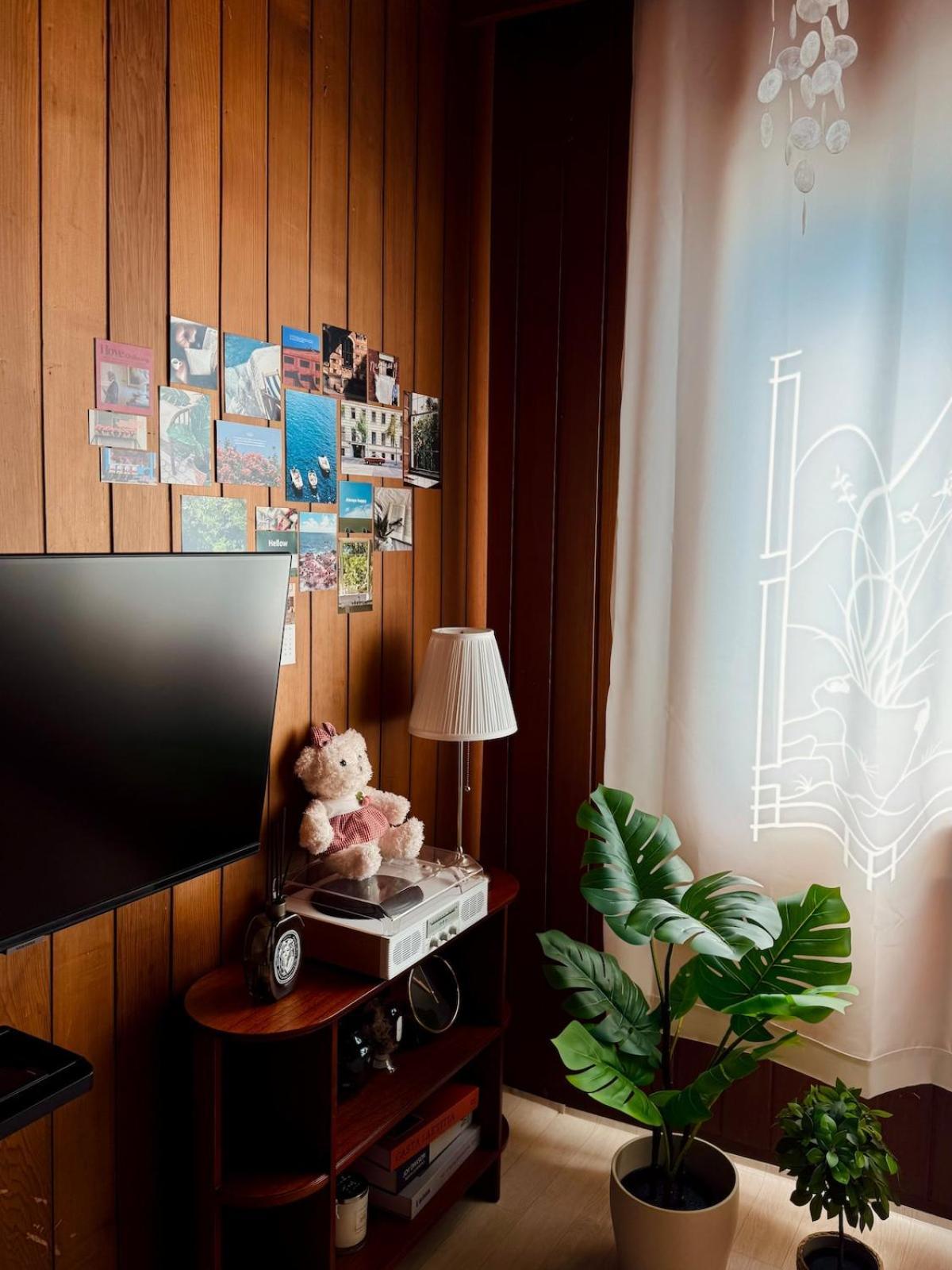 Villa At Home, Sunny Emotional House, Free Parking, 3q Beds, Attic Movie Theater
