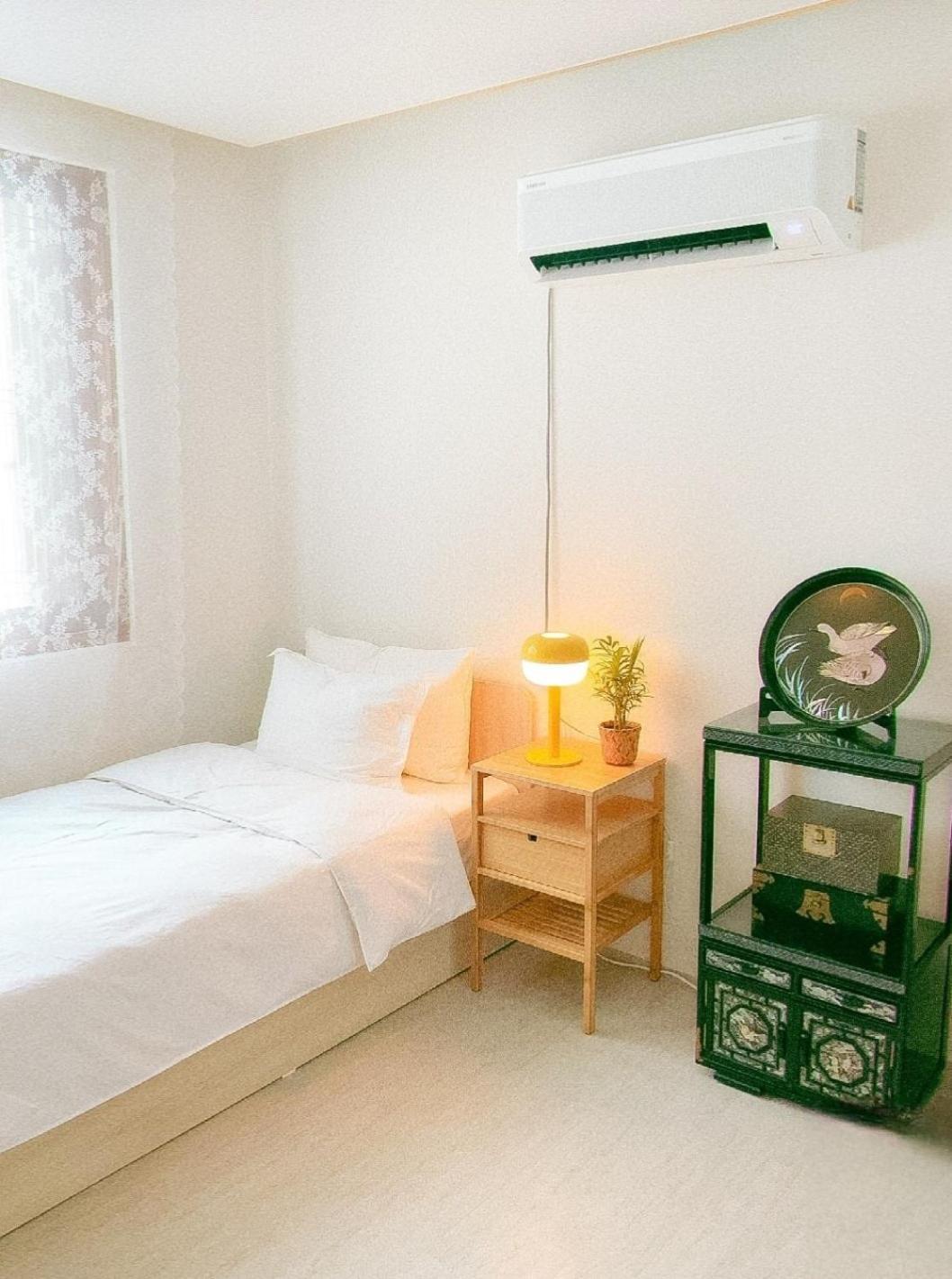 S Jin House Holiday home Busan