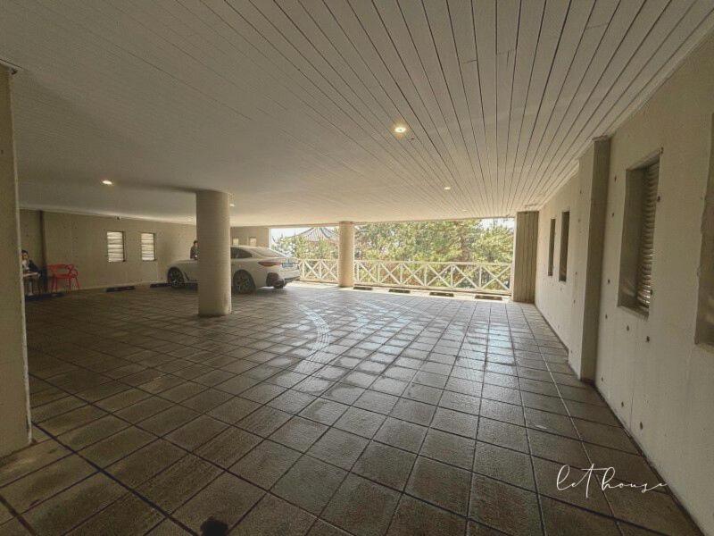 500m2 Ocean View Private Let House