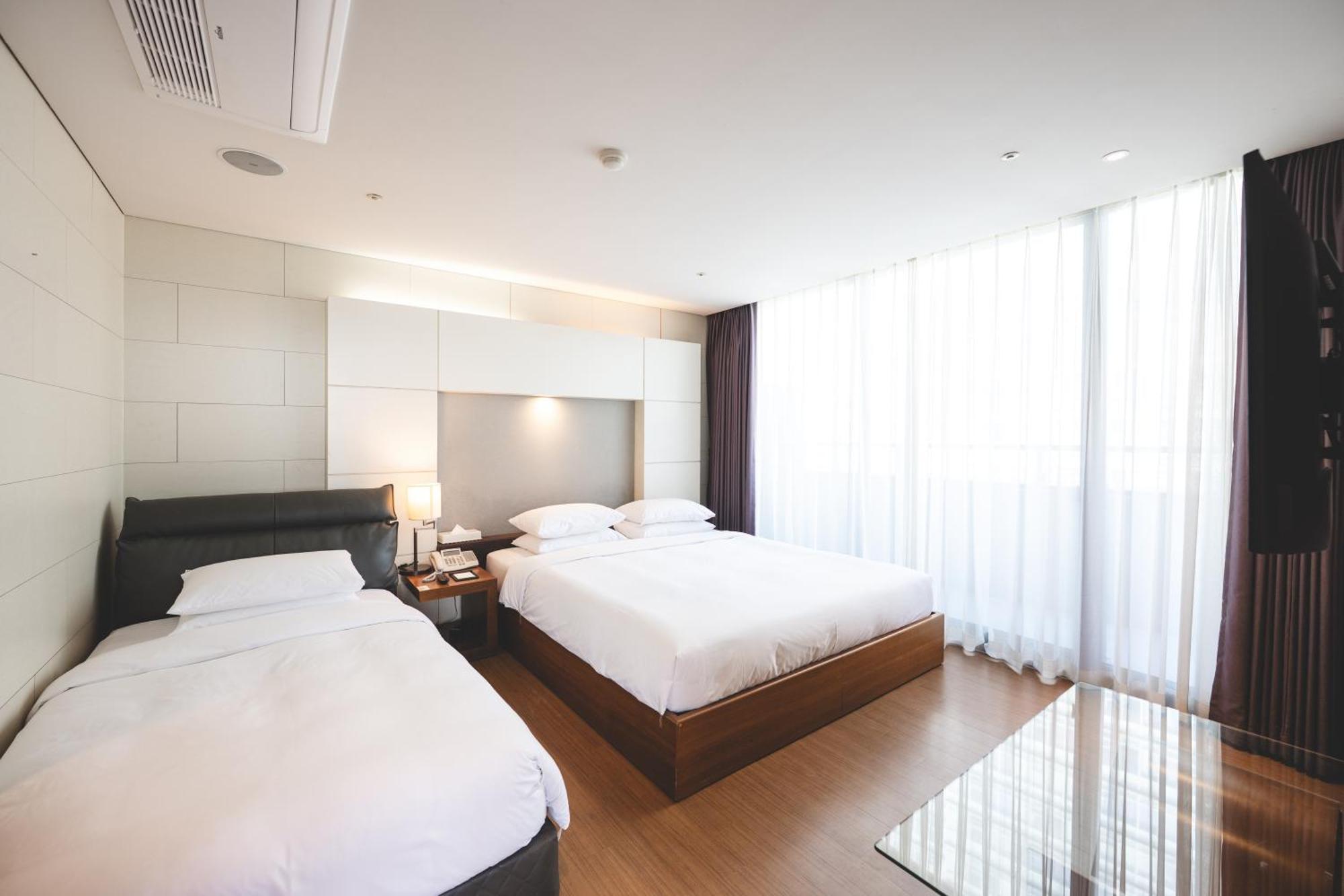 Sunset Hotel 3*