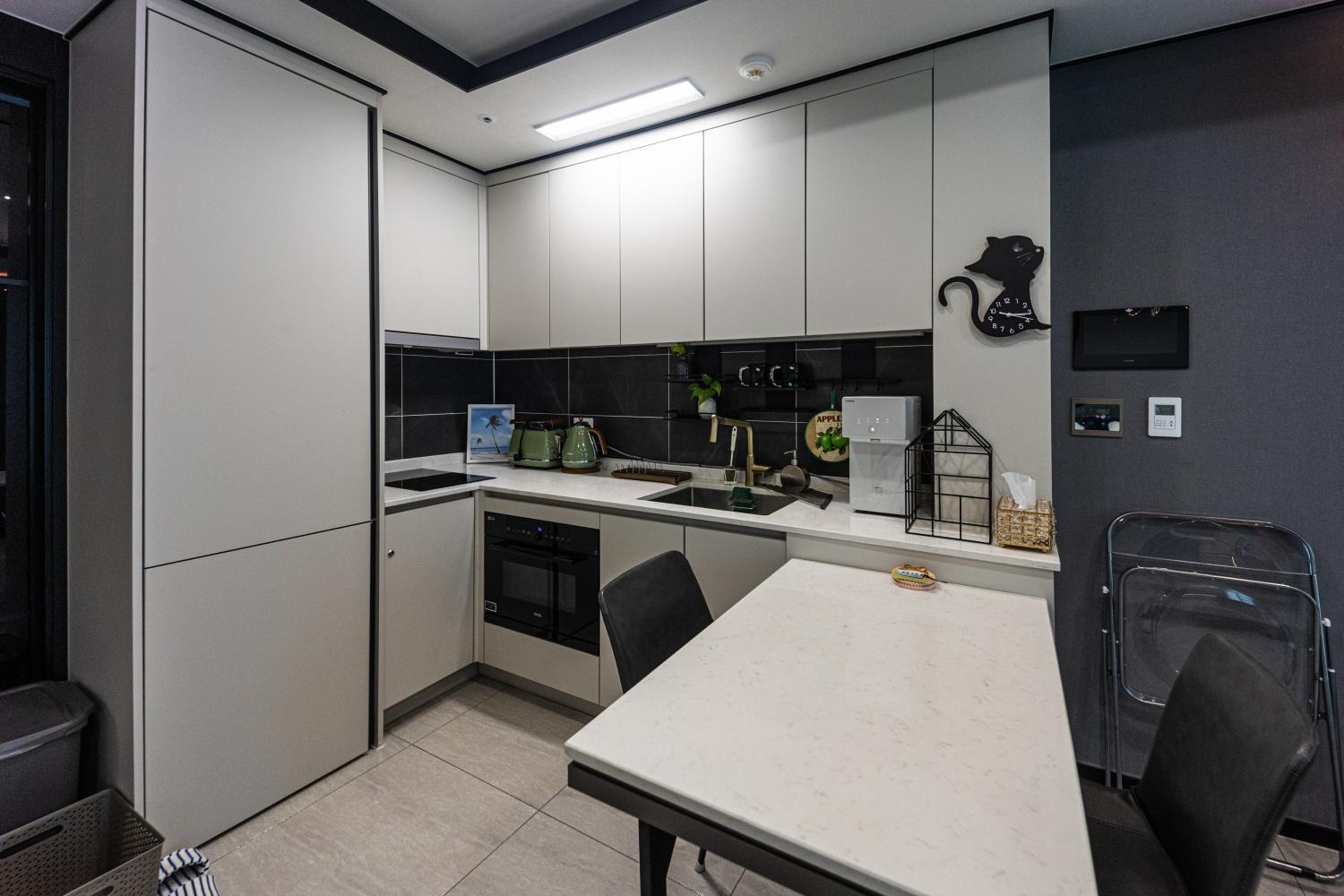 1 Minute To The Beach! Free Parking! Sauna And Gym Apartment Busan