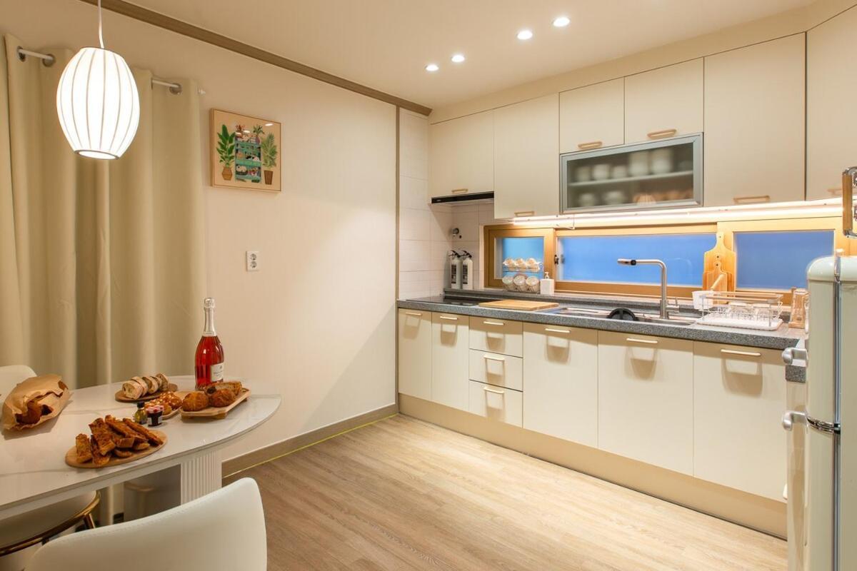 Private House For 8ppl 3q 2ss *