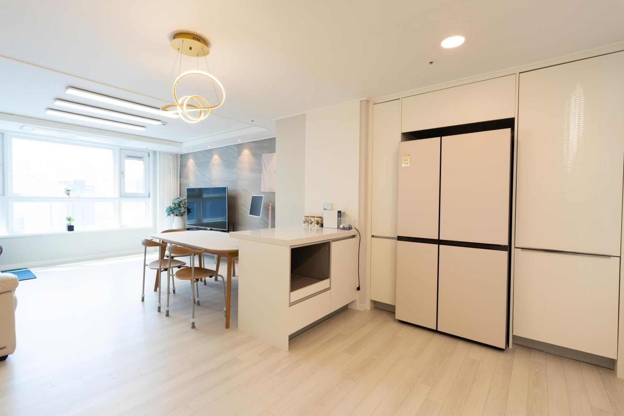Bed & Breakfast New 34py 3min To Haeundae Lg Stanbyme & Styler Netflix & Sky Capsule Busan