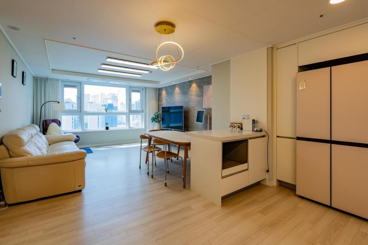Bed & Breakfast New 34py 3min To Haeundae Lg Stanbyme & Styler Netflix & Sky Capsule Busan