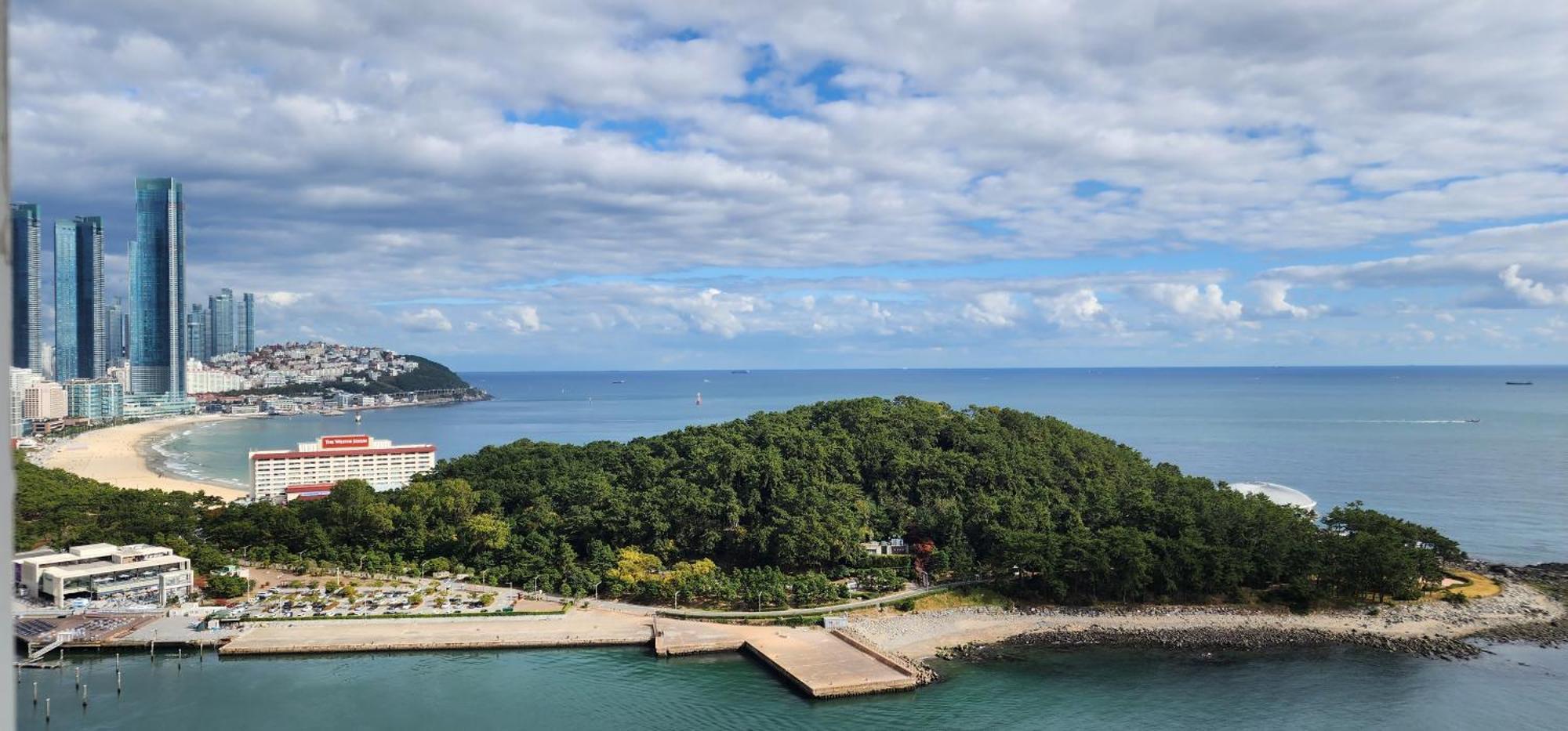 Modern Near Haeundae & Subway * Busan